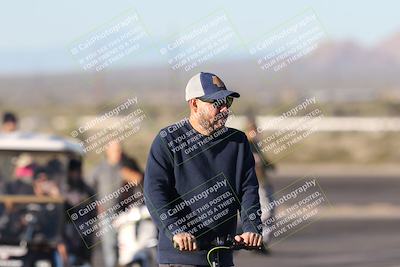 media/Jan-15-2026-Racers Edge (Thu) [[dfebeb70ab]]/1-Around the Pits-Track Walk/